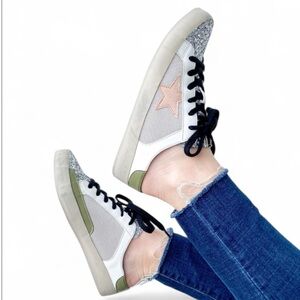 ShuShop Polly Glitter Slip on  Sneakers Fashion-Forward Design size 8.5